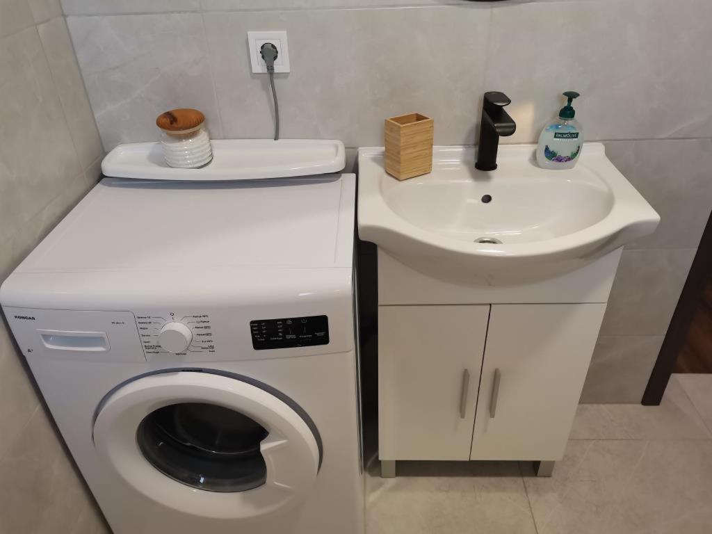 Apartment Dragana, Jezera, Island Murter ภายนอก รูปภาพ