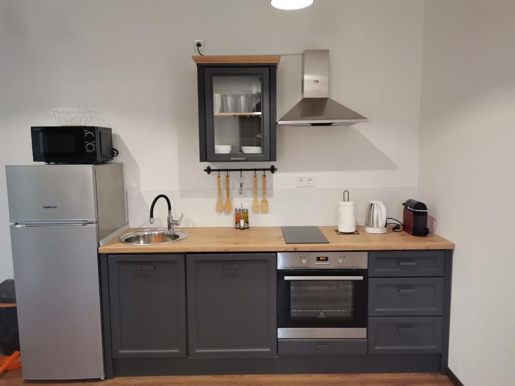 Apartment Dragana, Jezera, Island Murter ภายนอก รูปภาพ