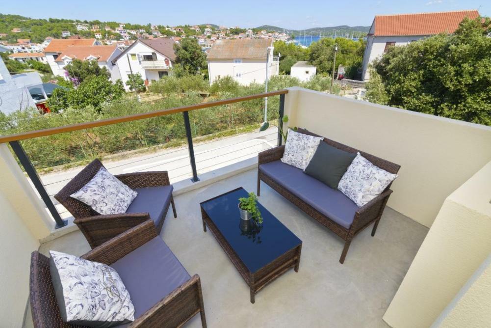 Apartment Dragana, Jezera, Island Murter ภายนอก รูปภาพ